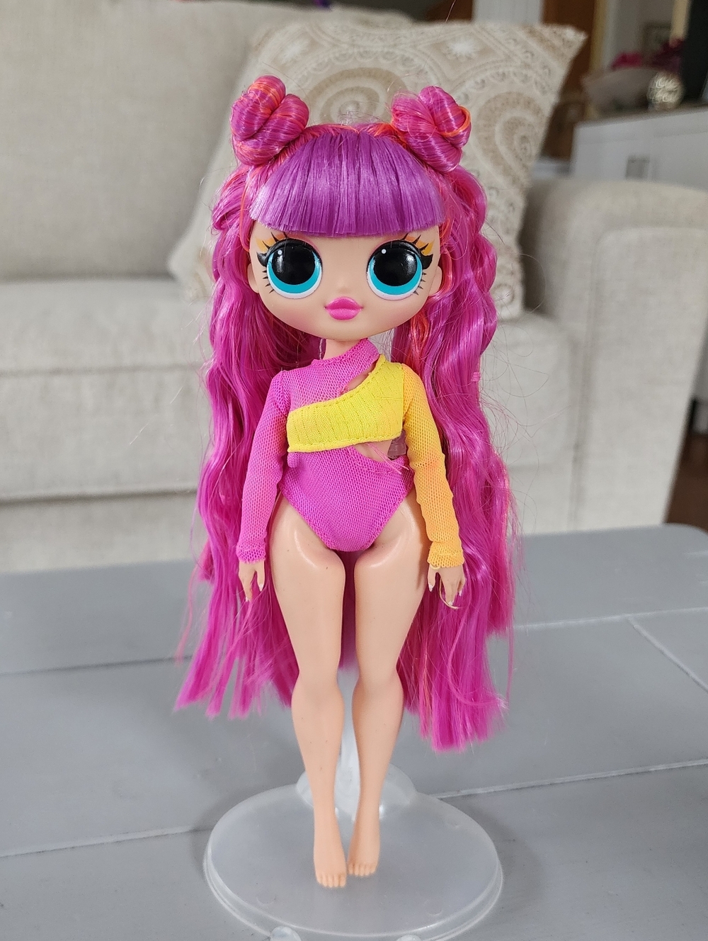 🎀 MGA LOL Surprise OMG Doll Pink Hair Neon Outfit Beautiful